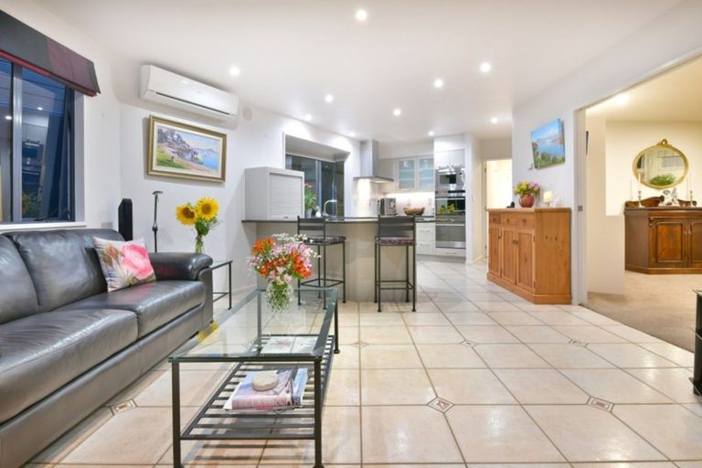 Photo of property in 13 Joydon Place, Stanmore Bay, Whangaparaoa, 0932
