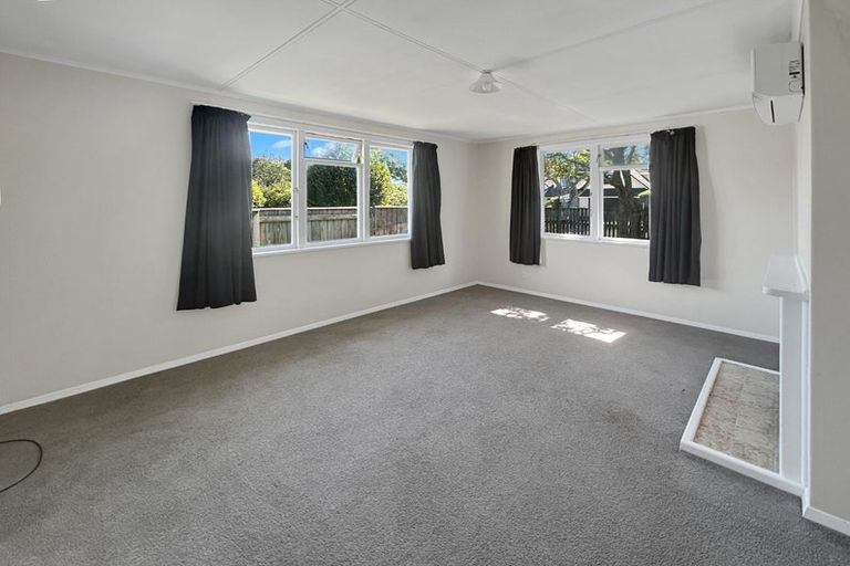 Photo of property in 96 Pahiatua Street, Hokowhitu, Palmerston North, 4410
