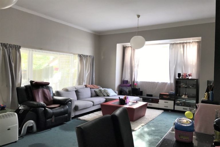 Photo of property in 34 Titirangi Road, New Lynn, Auckland, 0600