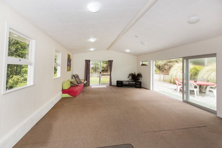 Photo of property in 476 Rehutai Road, Baylys Beach, Dargaville, 0377
