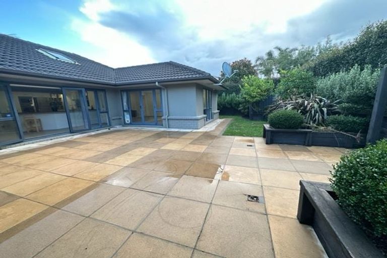 Photo of property in 14 Annalong Road, Dannemora, Auckland, 2016