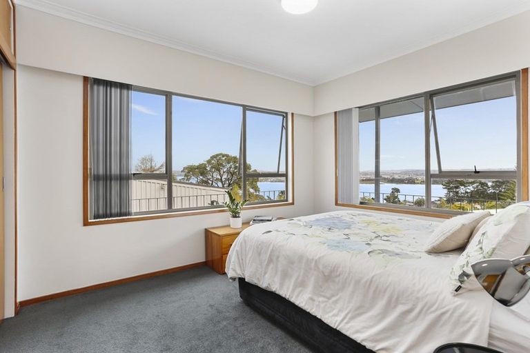 Photo of property in 11 Hadfield Street, Beach Haven, Auckland, 0626