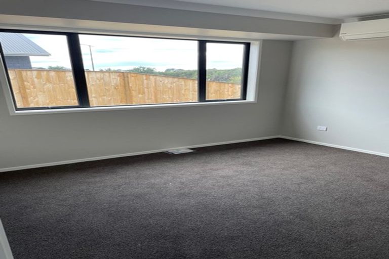 Photo of property in 2 Tahuna Minhinnick Drive, Glenbrook, 2681