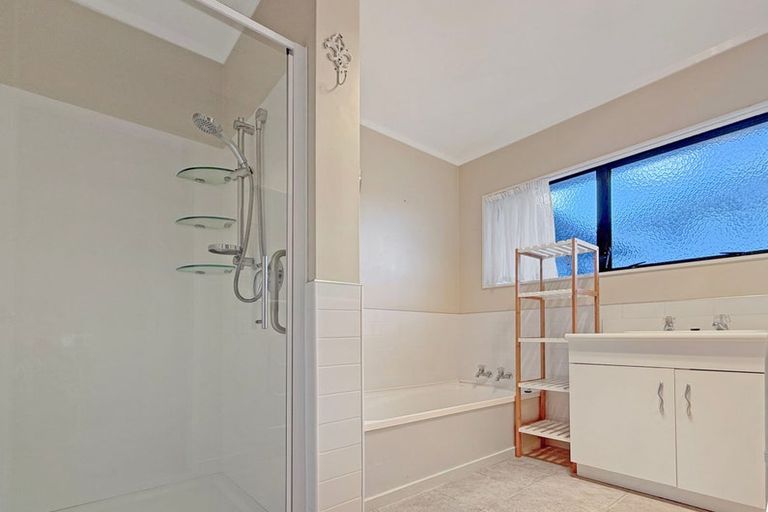 Photo of property in 36 Easton Way, Levin, 5510