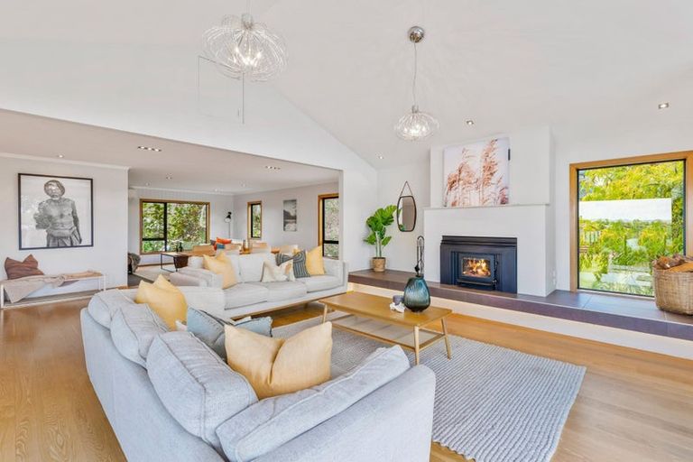 Photo of property in 163 West Harbour Drive, West Harbour, Auckland, 0618