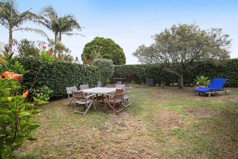 Photo of property in 3 Hosking Place, Clarks Beach, 2122
