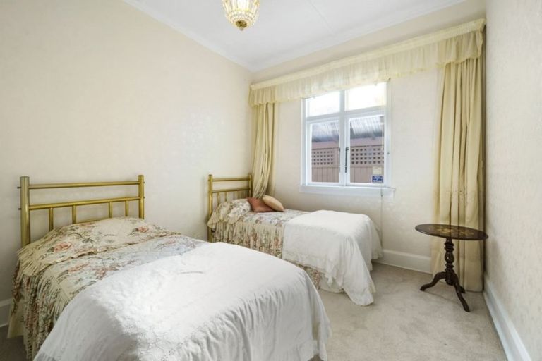 Photo of property in 303 The Parade, Island Bay, Wellington, 6023