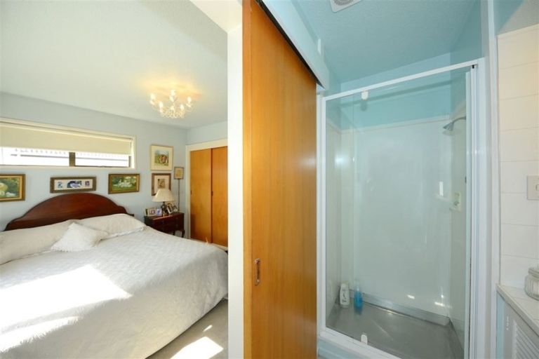 Photo of property in 2/88 Abberley Crescent, St Albans, Christchurch, 8014