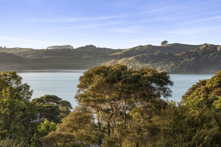 Photo of property in 4 Bay View Road, Raglan, 3225