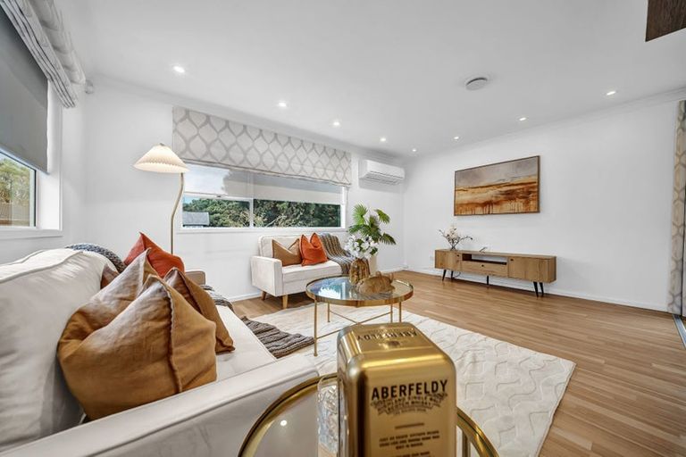 Photo of property in 9 Serwayne Place, Sunnyvale, Auckland, 0612