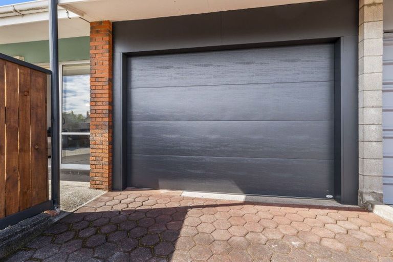 Photo of property in 9 Barrett Street, Westown, New Plymouth, 4310