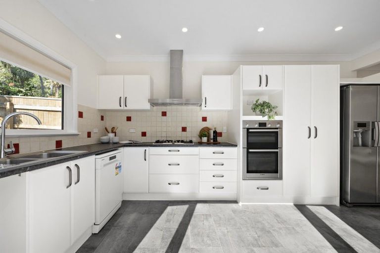 Photo of property in 283 Muritai Road, Eastbourne, Lower Hutt, 5013