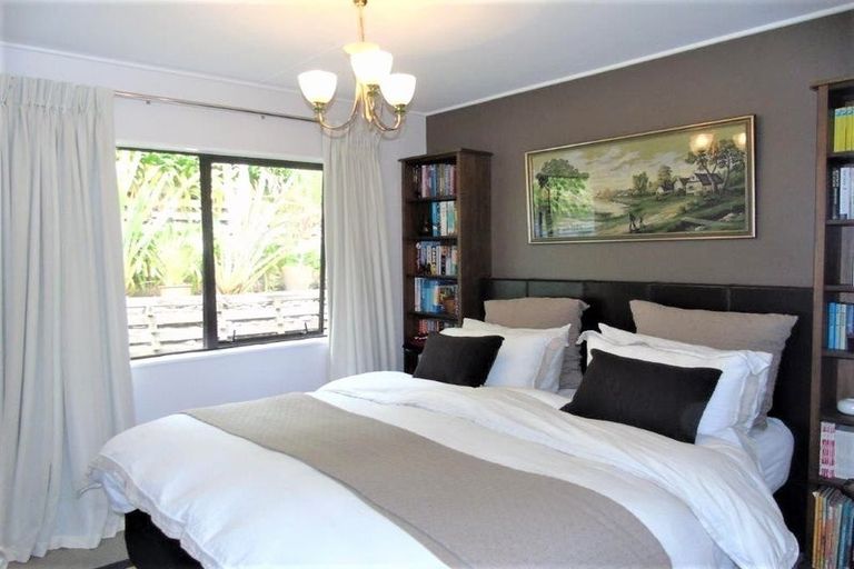 Photo of property in 35 Weggery Drive, Waikanae Beach, Waikanae, 5036