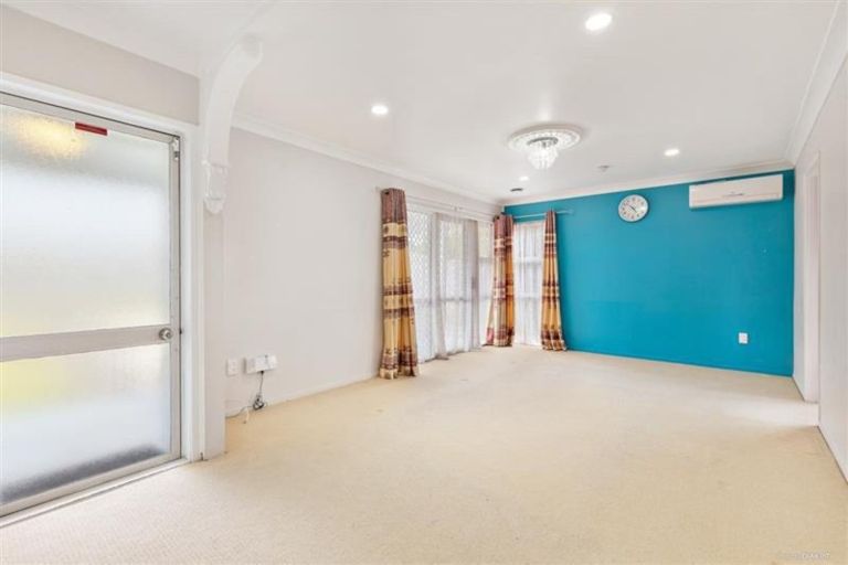 Photo of property in 52 Shifnal Drive, Randwick Park, Auckland, 2105