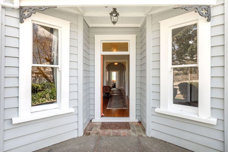 Photo of property in 57 Garfield Road, Helensville, 0800