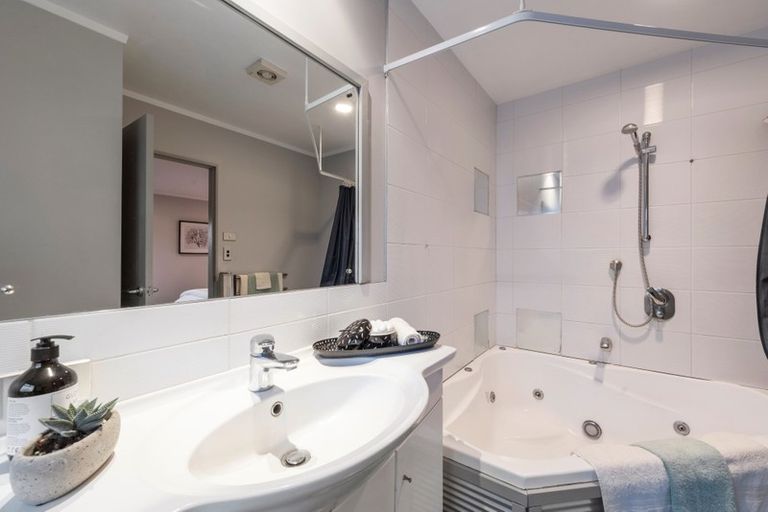 Photo of property in 23 La Colina Place, Bethlehem, Tauranga, 3110