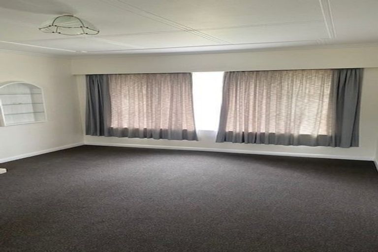 Photo of property in 5 Oxford Street, Tawa, Wellington, 5028