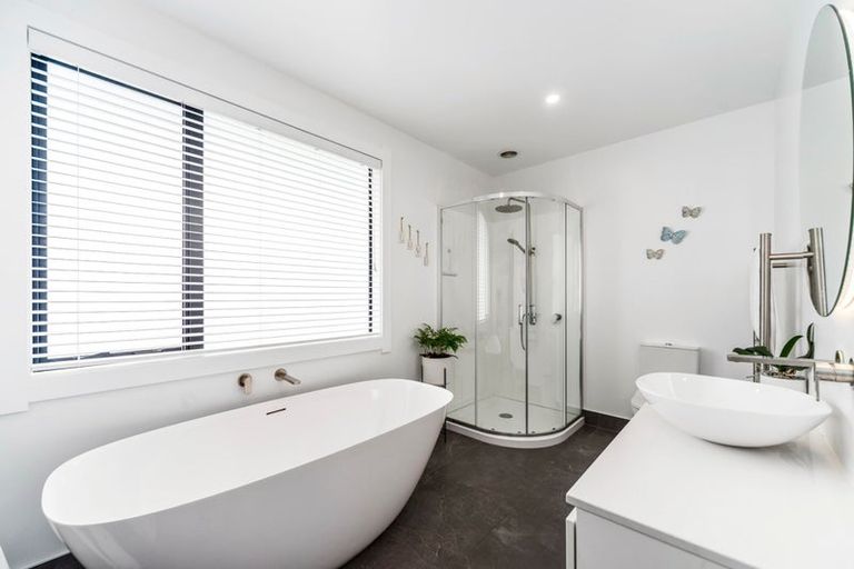 Photo of property in 97 Lisland Drive, Kinloch, Taupo, 3377