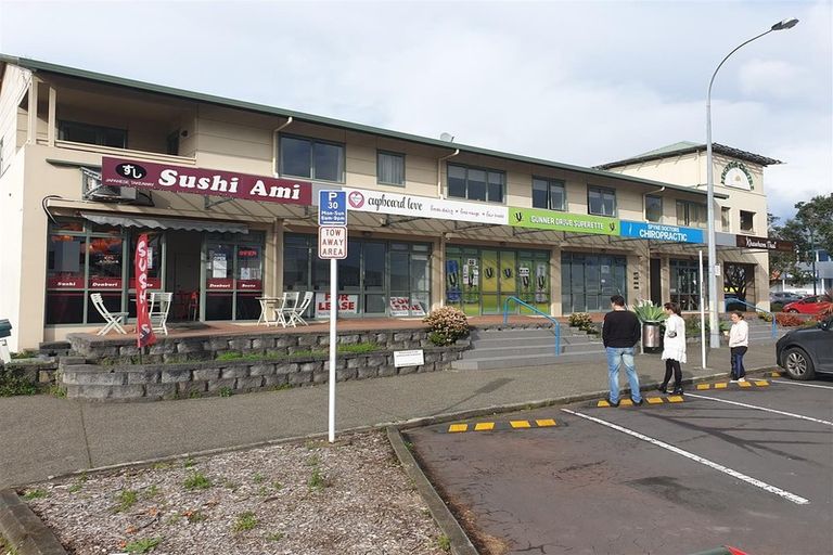 Photo of property in 4/80 Gunner Drive, Te Atatu Peninsula, Auckland, 0610