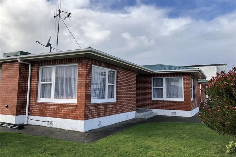 Photo of property in 22 Stanley Street, Levin, 5510