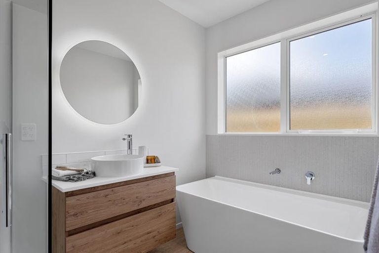 Photo of property in 32 Skibbereen Drive, Halswell, Christchurch, 8025