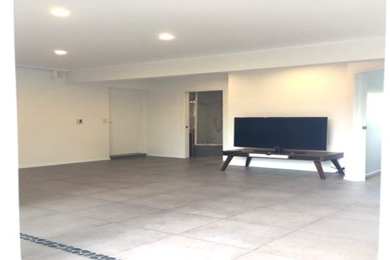 Photo of property in 13 Schnapper Rock Road, Greenhithe, Auckland, 0632