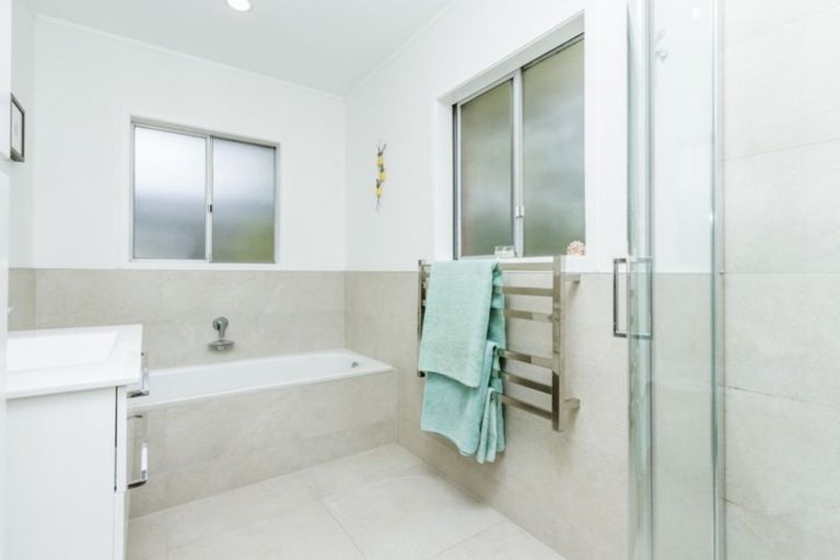 Photo of property in 4 Nereus Place, Mairangi Bay, Auckland, 0630