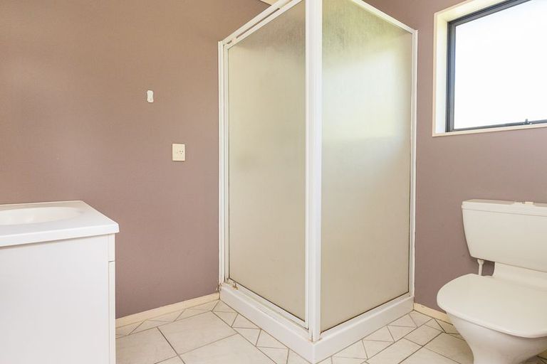 Photo of property in 11 Royal Oak Drive, Kelvin Grove, Palmerston North, 4414