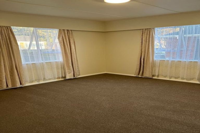 Photo of property in 92 Wilkie Crescent, Naenae, Lower Hutt, 5011
