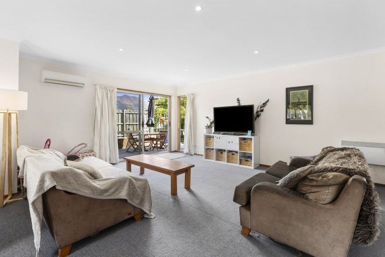 Photo of property in 42 Meadowstone Drive, Wanaka, 9305