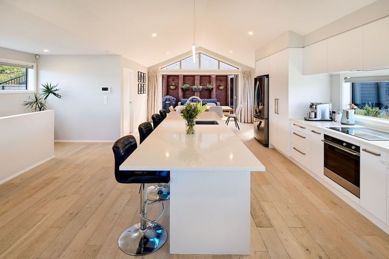 Photo of property in 28 Domett Street, Newlands, Wellington, 6037