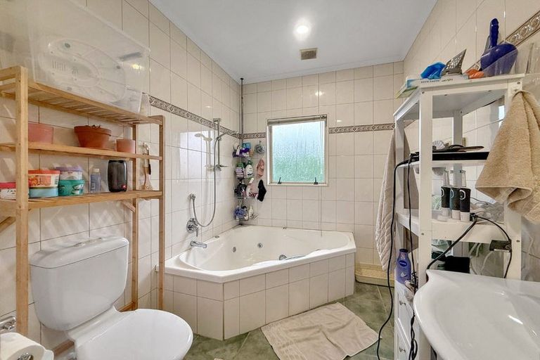 Photo of property in 107 Kentwood Drive, Woodridge, Wellington, 6037