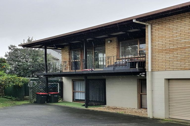 Property details for 4/57 Rawhiti Road, One Tree Hill, Auckland, 1061