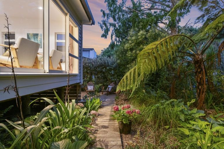 Photo of property in 92a Beach Road, Castor Bay, Auckland, 0620