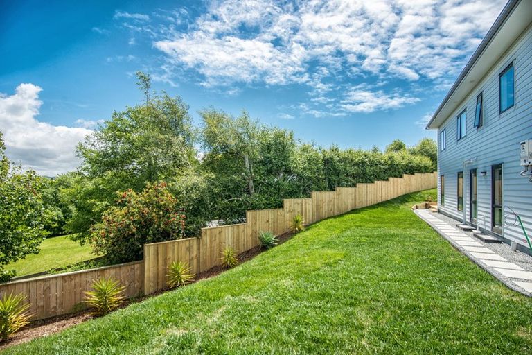 Photo of property in 9 Nerehana Place, Red Beach, 0932