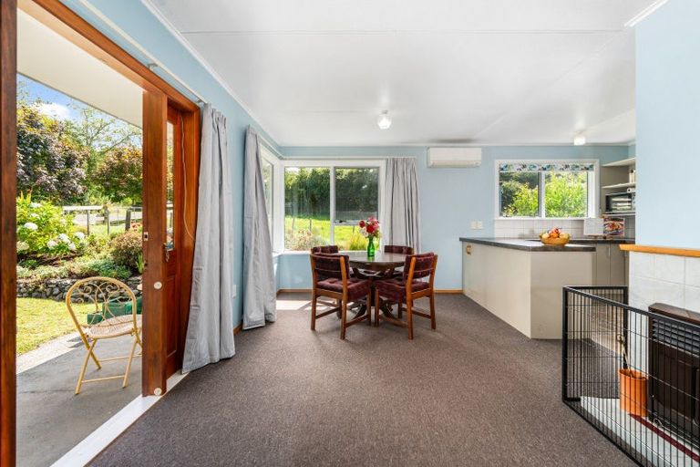 Photo of property in 6 Waugh Street, Kimbolton, 4777