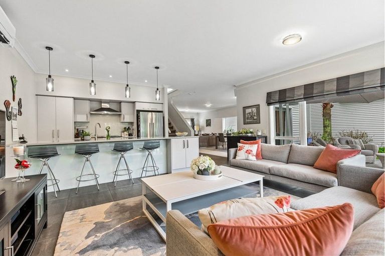 Photo of property in 16 Kensington Drive, Orewa, 0931