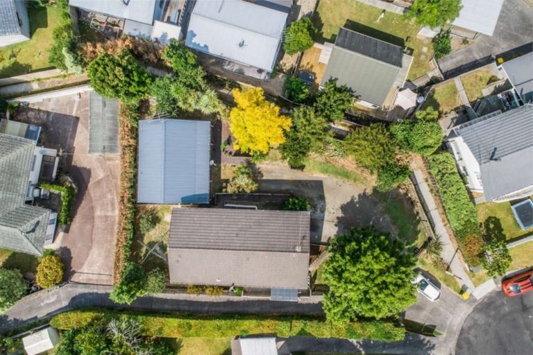 Photo of property in 42 Vina Place, Massey, Auckland, 0614