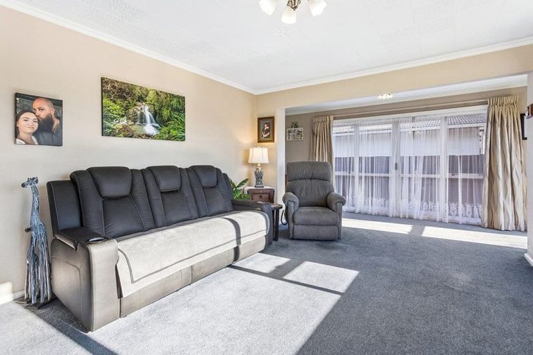 Photo of property in 25 Barnes Road, Redwood, Christchurch, 8051