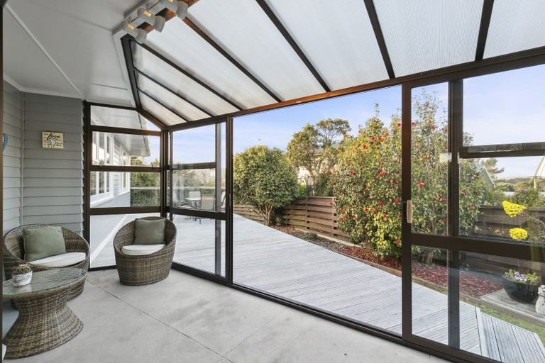 Photo of property in 35 Lynda Avenue, Paparangi, Wellington, 6037