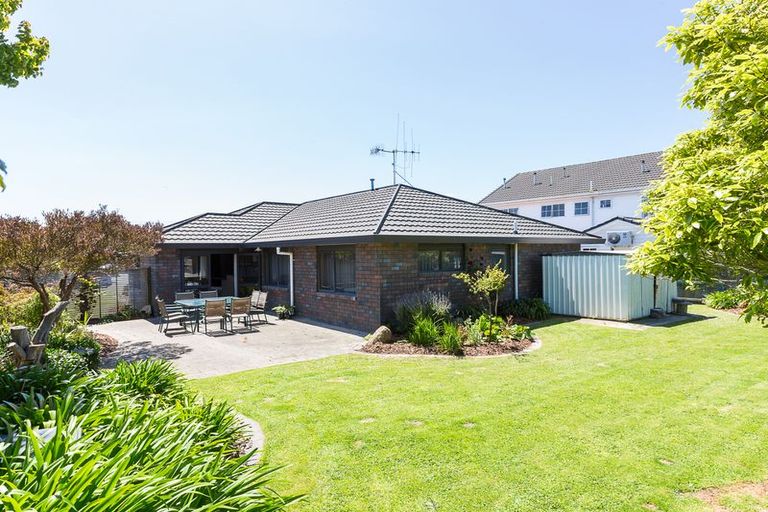 Photo of property in 11 Royal Oak Drive, Kelvin Grove, Palmerston North, 4414