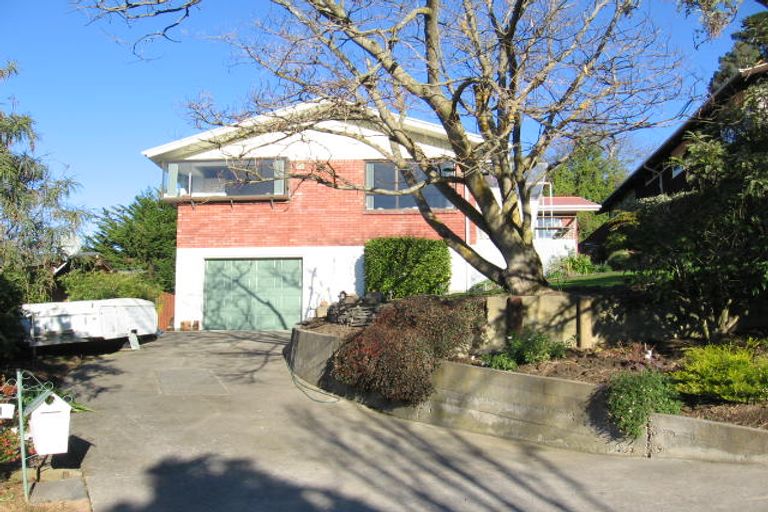 Photo of property in 1 Roseneath Place, Cashmere, Christchurch, 8022