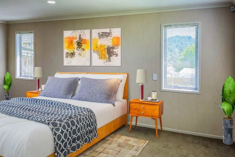 Photo of property in 100 George Deane Place, Greenhithe, Auckland, 0632