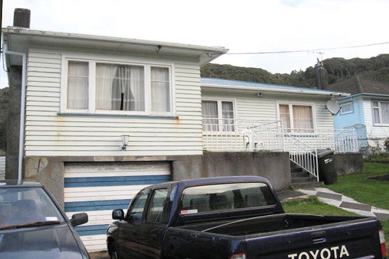 Photo of property in 51 Lees Grove, Wainuiomata, Lower Hutt, 5014