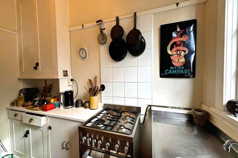 Photo of property in 1/136 Evans Bay Parade, Roseneath, Wellington, 6021