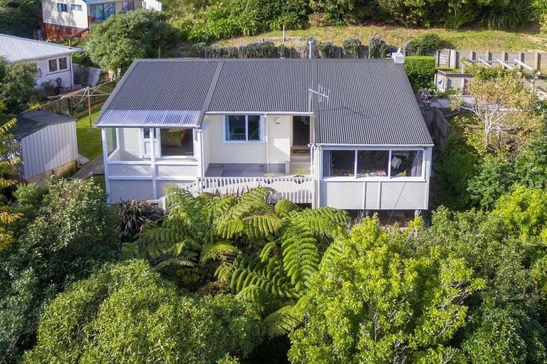Photo of property in 144 Parkvale Road, Karori, Wellington, 6012