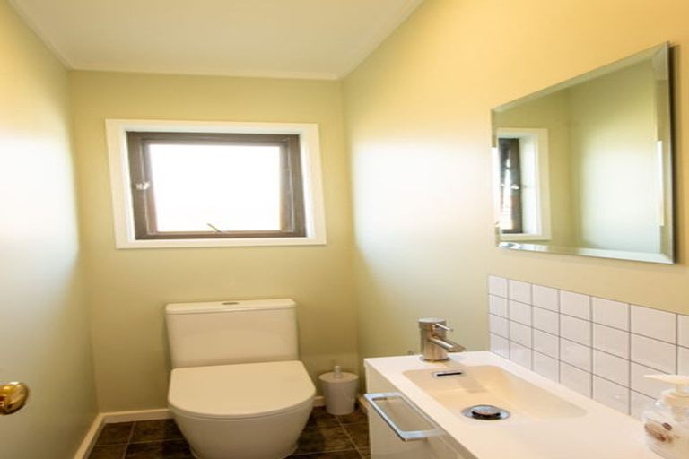 Photo of property in 65 Queens Road, Waikanae Beach, Waikanae, 5036