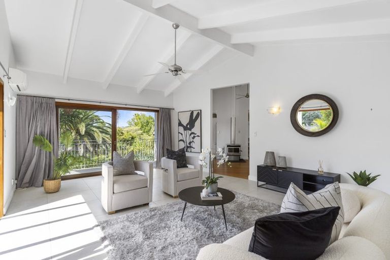 Photo of property in 55 Seaton Road, Murrays Bay, Auckland, 0630