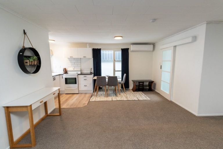 Photo of property in 30c Collins Avenue, Tawa, Wellington, 5028