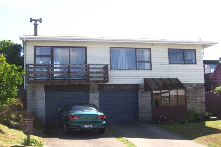 Photo of property in 3 Middlesex Place, Northland, Wellington, 6012